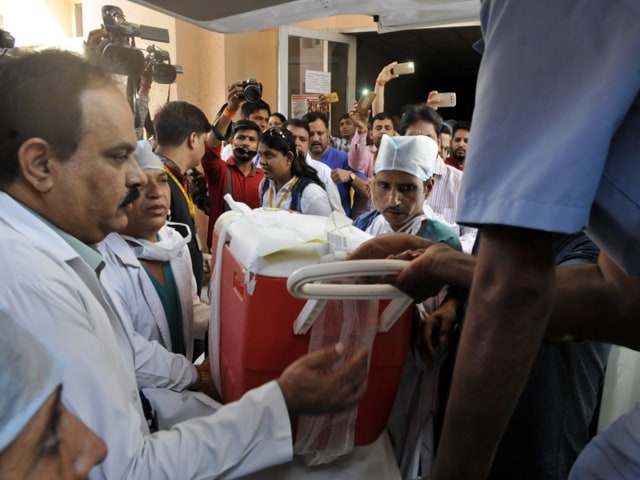 Five organs of Devkar, who was declared brain dead on Wednesday at Indore’s MY Hospital, gave a new lease of life to over three people across the state.(HT file)