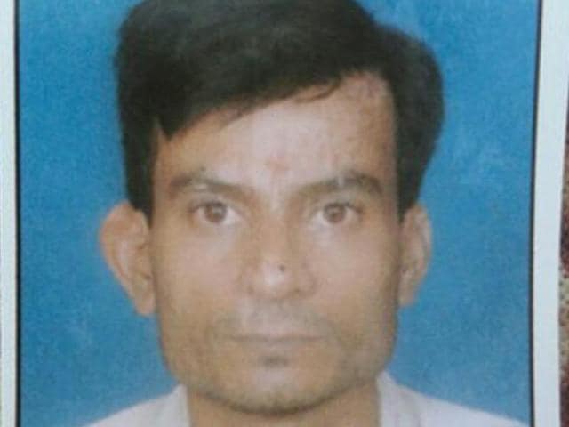 On November 14, Dhapa was shifted to Bajrangdas Bapa Arogya Dham Hospital, Bhavnagar, from a primary care hospital in his village where he was initially treated. Doctors declared him brain dead on admission.(HT Photo)