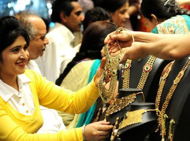 A senior income-tax officer said they found during a survey of Sector-22-based jewellery shops didn’t maintain details of the customers. (HT Representative Image) A senior income-tax officer said they found during a survey of Sector-22-based jewellery shops didn’t maintain details of the customers. (HT Representative Image)
