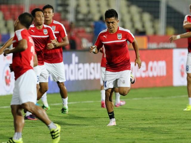 Mumbai City marquee Diego Forlan will look to get on the scoresheet against Kerala Blasters on Saturday.(ISL) Mumbai City marquee Diego Forlan will look to get on the scoresheet against Kerala Blasters on Saturday.(ISL)