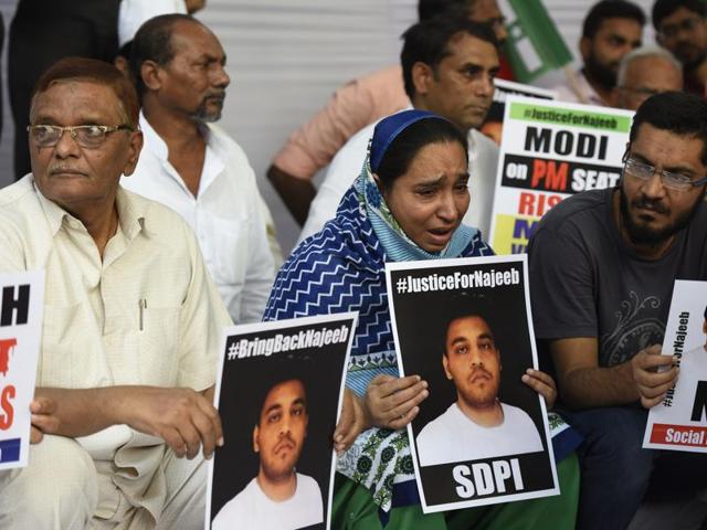 Najeeb Ahmad’s mother and brother at a protest. Najeeb has been missing since October 15 with the police making little headway in the case.(Sonu Mehta/Hindustan Times) Najeeb Ahmad’s mother and brother at a protest. Najeeb has been missing since October 15 with the police making little headway in the case.(Sonu Mehta/Hindustan Times)