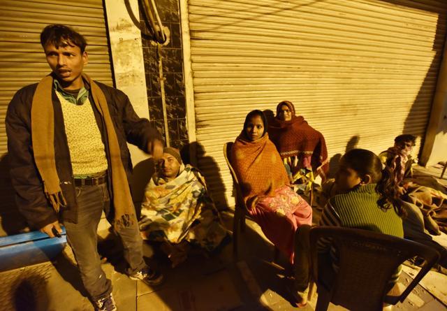 Nadeem outside a bank in Badarpur (Sanjeev Verma/HT Photo) Nadeem outside a bank in Badarpur (Sanjeev Verma/HT Photo)