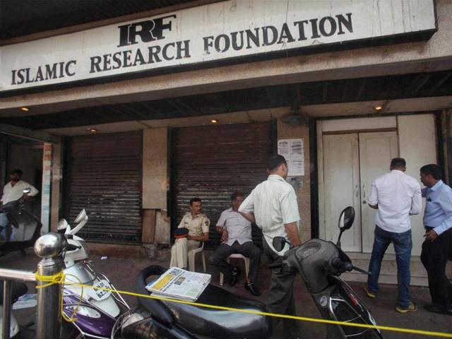 The National Investigation Agency (NIA) and Mumbai Police raid an office of Zakir Naik’s Islamic Research Foundation, in Mumbai on Saturday.(PTI) The National Investigation Agency (NIA) and Mumbai Police raid an office of Zakir Naik’s Islamic Research Foundation, in Mumbai on Saturday.(PTI)