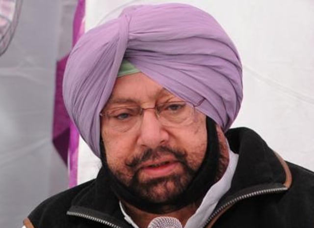 On Sunday, Amarinder did a Mukesh Ambani, country’s richest man and head of Reliance Industries, by announcing 50 lakh 4G-enabled smart phones to state’s youth with one-year of free data and calling (HT Photo) On Sunday, Amarinder did a Mukesh Ambani, country’s richest man and head of Reliance Industries, by announcing 50 lakh 4G-enabled smart phones to state’s youth with one-year of free data and calling (HT Photo)