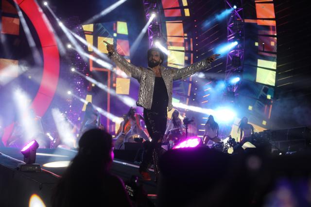Ranveer Singh performed to a few dance tracks at the Global Citizen Festival.