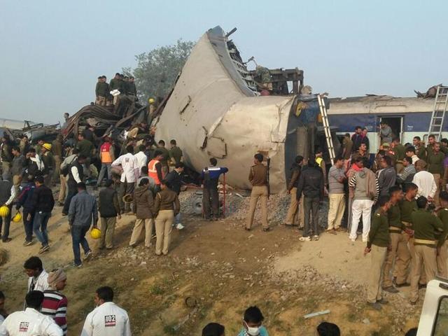 Rescue officials on the spot where 14 coaches of the Indore-Patna Express derailed. (HT photo)