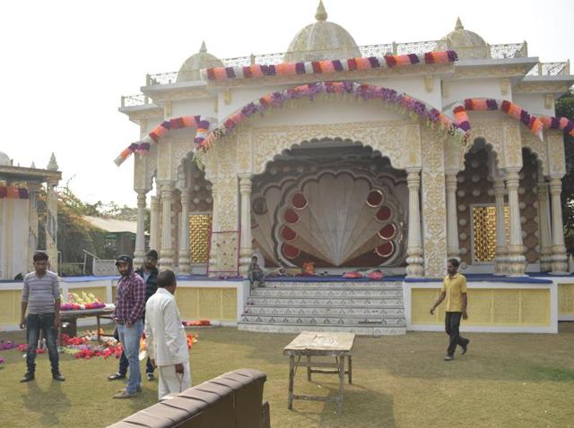 Many banquet hall owners said they are left with only half the bookings that they usually have during wedding season from November to February. (Sakib Ali /HT Photo) Many banquet hall owners said they are left with only half the bookings that they usually have during wedding season from November to February. (Sakib Ali /HT Photo)