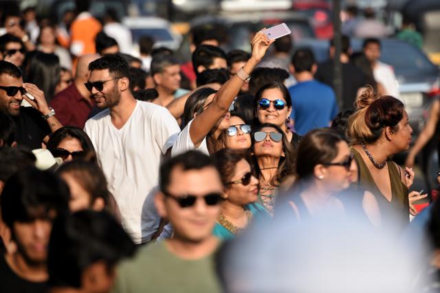 Many people complained of malfunctioning speakers, poor facilities and garbage disposal and a severe lack of drinking water at the venue. (Pratik Chorge/HT Photo)