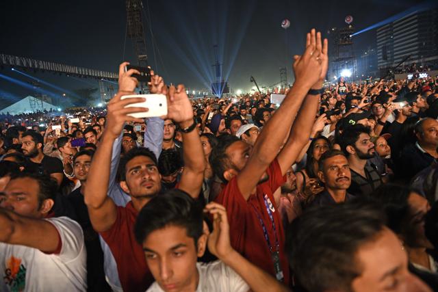 The Best And Worst Of Global Citizen S Coldplay Concert In Mumbai Hindustan Times The biggest highlight of the event will, of course, be the performance of the international band coldplay. coldplay concert in mumbai