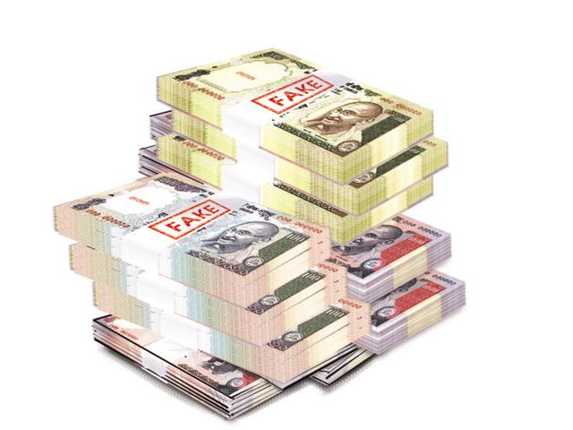 A man tried to deposit 93 notes of Rs1,000 denomination in the bank and fled when the cashier caught his bluff.(HT Pic for Representation) A man tried to deposit 93 notes of Rs1,000 denomination in the bank and fled when the cashier caught his bluff.(HT Pic for Representation)