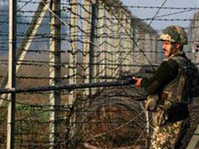 Four army jawans were injured in ceasefire violation by Pakistan Army in Rajouri sector of Jammu and Kashmir on the night of Nov 20, 2016. (HT File Photo) Four army jawans were injured in ceasefire violation by Pakistan Army in Rajouri sector of Jammu and Kashmir on the night of Nov 20, 2016. (HT File Photo)