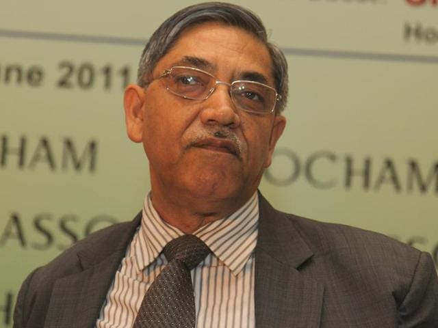 Former deputy governor of RBI KC Chakrabarty says demonetisation has affected the poor the most as rich people don’t keep cash.(HT file photo)