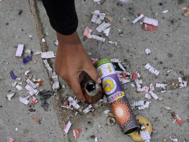 The victim lit a sutli bomb in an iron pipe that was closed at one end. Another person also sustained injuries in the mishap. (Rep pic/HT file photo) The victim lit a sutli bomb in an iron pipe that was closed at one end. Another person also sustained injuries in the mishap. (Rep pic/HT file photo)
