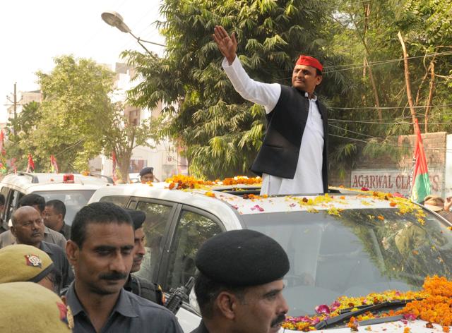 Akhilesh Yadav started his Samajwadi Vikas Rath Yatra on Nov 3. It is expected to reach Noida in the first week of December (HT Photo) Akhilesh Yadav started his Samajwadi Vikas Rath Yatra on Nov 3. It is expected to reach Noida in the first week of December (HT Photo)