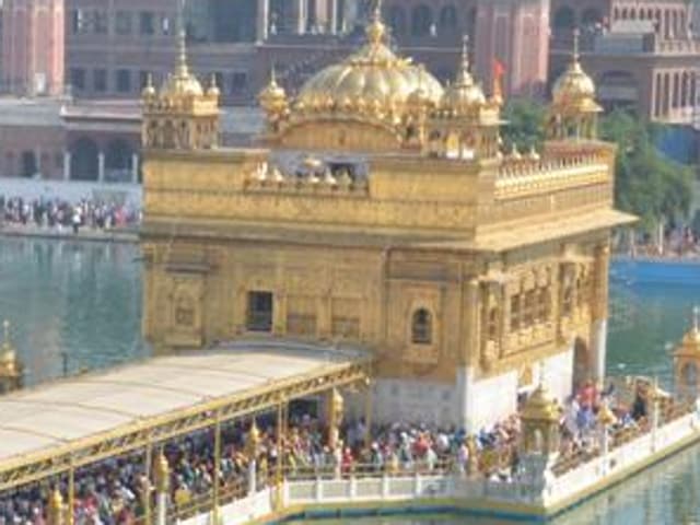 The note ban has caused a revenue loss of 20-25% to the Shiromani Gurdwara Parbandak Committee (SGPC).(HT Photo) The note ban has caused a revenue loss of 20-25% to the Shiromani Gurdwara Parbandak Committee (SGPC).(HT Photo)