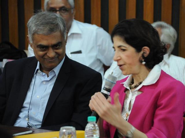 Director of TIFR Sandip Trivedi with the director general of CERN Fabiola Gianotti at the Tata Institute of Fundamental Research.(TIRF)