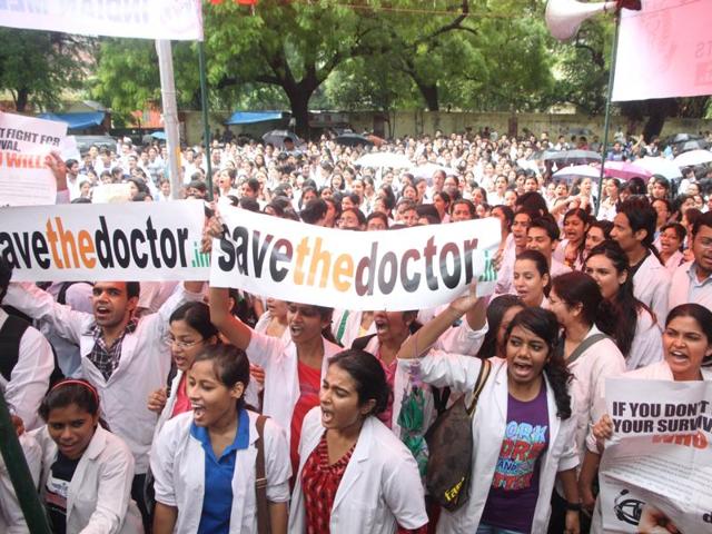 Hundreds of doctors across the country have been demanding reforms in medical education such as more seats at the undergraduate and postgraduate levels.(File photo)