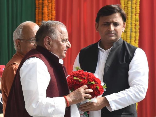 Samajwadi Party chief Mulayam Singh with UP chief minister Akhilesh Yadav at the inauguration of Lucknow-Agra expressway on Monday. (HT photo) Samajwadi Party chief Mulayam Singh with UP chief minister Akhilesh Yadav at the inauguration of Lucknow-Agra expressway on Monday. (HT photo)