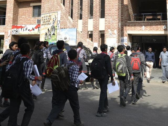 School students at the JNU campus on the first ever Open Day for school students. (Vipin Kumar/HT PHOTO) School students at the JNU campus on the first ever Open Day for school students. (Vipin Kumar/HT PHOTO)
