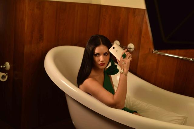 Sunny Leone during a photo shoot. (IANS) Sunny Leone during a photo shoot. (IANS)