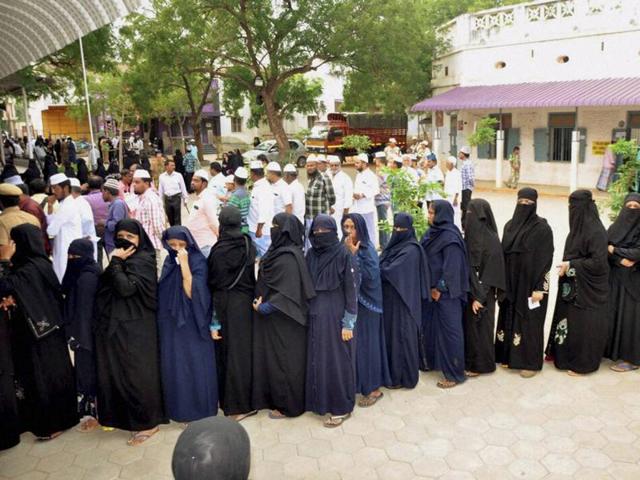 Voters queue to caste their vote for the bypoll of Aravakurichi assembly in Karur District, Tamil Nadu on Saturday.(PTI file photo) Voters queue to caste their vote for the bypoll of Aravakurichi assembly in Karur District, Tamil Nadu on Saturday.(PTI file photo)