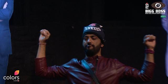 1. Manu says something he shouldn’t have (COLORS)