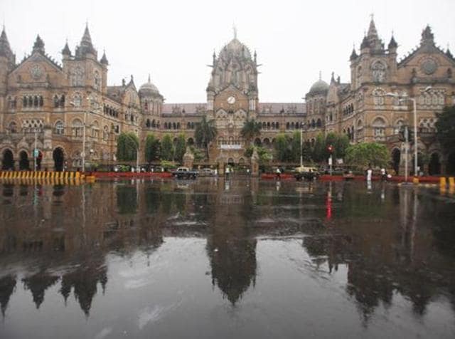The civic body will soon write to the railways ministry for permission to undertake the work next week. (HT Photo) The civic body will soon write to the railways ministry for permission to undertake the work next week. (HT Photo)