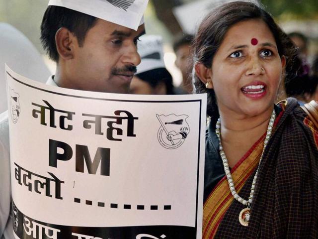 Aam Aadmi Party workers during a protest march against the demonetisation of Rs 500 and Rs 1000 banknotes in New Delhi. (PTI Photo) Aam Aadmi Party workers during a protest march against the demonetisation of Rs 500 and Rs 1000 banknotes in New Delhi. (PTI Photo)