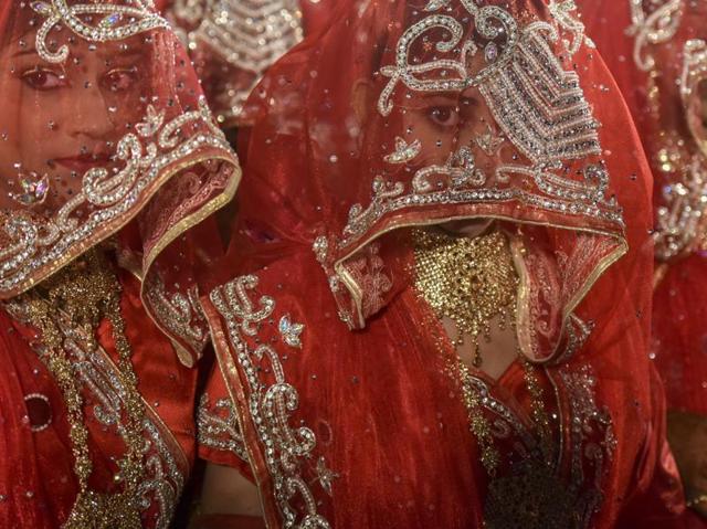 There’s some apprehension before the special moment. (KUNAL PATIL/HT PHOTO) There’s some apprehension before the special moment. (KUNAL PATIL/HT PHOTO)