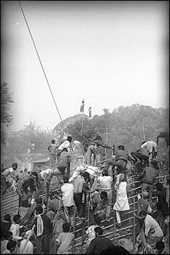 Kar sevaks demolish the Babri Masjid in Ayodhya on December 6, 1992. (Sanjay Sharma/HT File Photo)