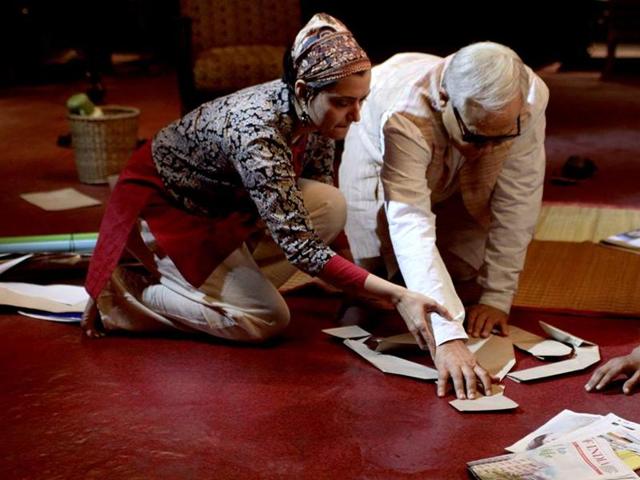 Chitrokar stars veteran Bengali actor Dhritiman Chatterjee as a lead actor.