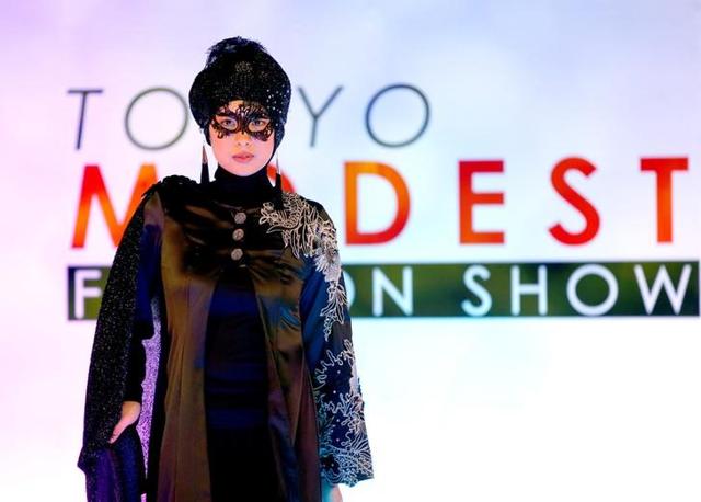 The show is said to Japan’s first “Muslimah Fashion Show” and is taking place as part of a two-day event at the Halal Expo in Japan. (Toru Hanai/REUTERS) The show is said to Japan’s first “Muslimah Fashion Show” and is taking place as part of a two-day event at the Halal Expo in Japan. (Toru Hanai/REUTERS)