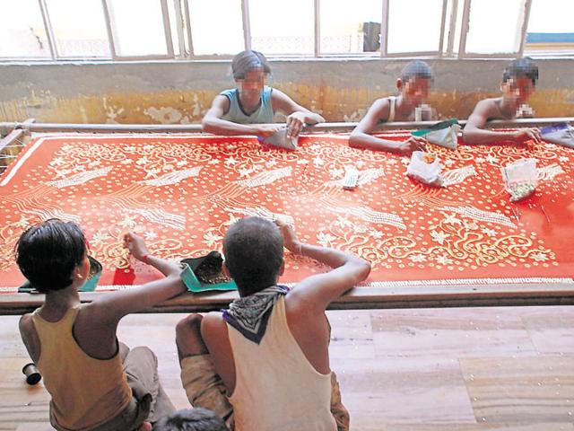 Children are employed in the weaving sector because of their nimble fingers. Last year 839 child labourers were rescued from Jaipur police district.(Pic for representation)