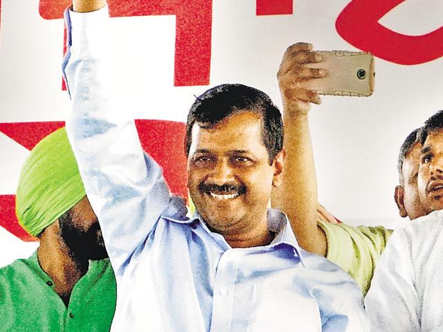 APP convener Arvind Kejriwal at a rally at Nihalsinghwala in Moga district on Tuesday. (Parampreet Singh Narula/HT Photo) APP convener Arvind Kejriwal at a rally at Nihalsinghwala in Moga district on Tuesday. (Parampreet Singh Narula/HT Photo)