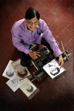 Mumbai-based typewriter artist Chandrakant Bhide (Photo: Chirodeep Chaudhuri )