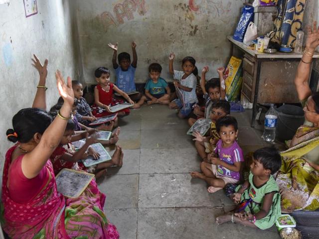 It’s the last day for these children at a local anganwadi. (KUNAL PATIL/HT PHOTO) 