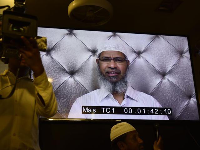 NIA has handed over a list of over 12 people including Zakir Naik, his family members, close friends and organisations, to all 72 scheduled commercial banks to check whether these people had any account in these financial institutions. (HT file photo) NIA has handed over a list of over 12 people including Zakir Naik, his family members, close friends and organisations, to all 72 scheduled commercial banks to check whether these people had any account in these financial institutions. (HT file photo)