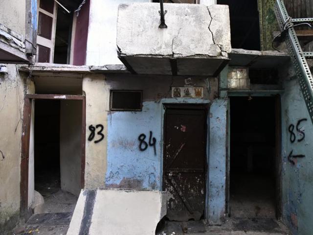 The vacant houses of the residents who left their houses at Sane Guruji Nagar at Dhobi Ghat in Mumbai. (KUNAL PATIL/HT PHOTO) 