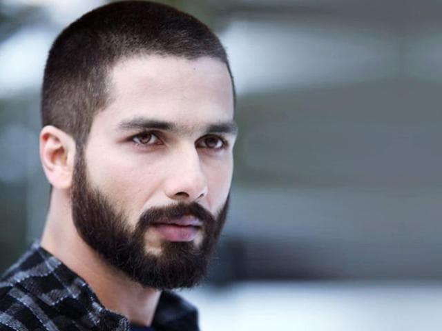 Shahid Kapoor sporting a full beard in his 2014 film Haider. Shahid Kapoor sporting a full beard in his 2014 film Haider.