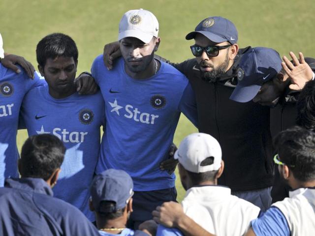 The team had a close huddle too, where captain Virat Kohli was seen addressing the players -- the captain’s talk -- to pep them up for the big challenge starting Saturday. (Ravi Kumar/ ht photo )