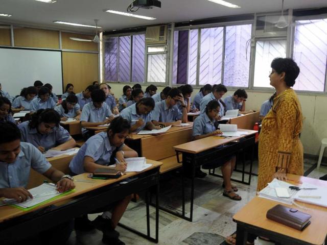 Students of Classes 7 and 9 will be taught as per the revised syllabus from academic year 2017-18, while the revised syllabus will be taught to students of Classes 8 and 10 from academic year 2018-19.(HT PHOTO FOR REPRESENTATION)