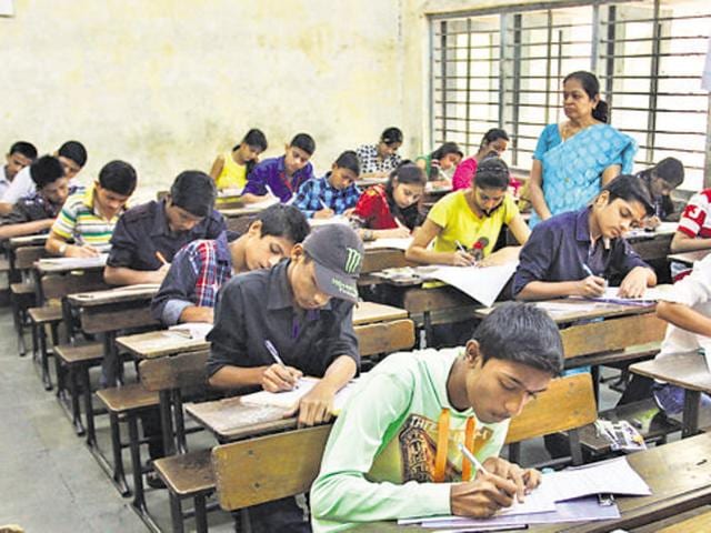 After the unexpected pattern and changes in IBPS PO mains that left candidates puzzled, everyone is waiting to see whether there will be alterations in the clerk preliminary examination as well.(Praful Gangurde/HT file)