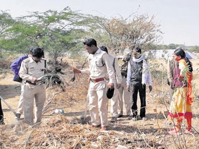 A Tiger Task Force team recovered feathers and carcasses during inspection. (HT Photo) A Tiger Task Force team recovered feathers and carcasses during inspection. (HT Photo)