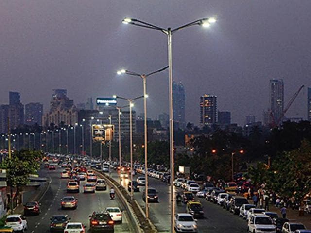 In January, 2015 the installation of LED lights on Marine Drive had led to a verbal spat between Yuva Sena chief Aaditya Thackeray and Bharatiya Janata Party (BJP) president Mumbai unit and MLA Ashish Shelar.(HT File Photo)