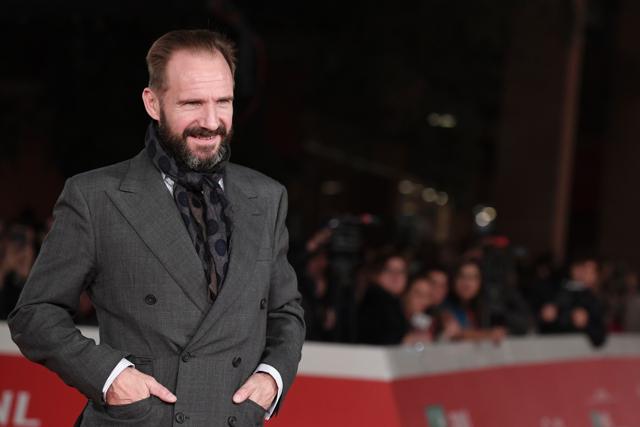 British actor Ralph Fiennes poses on the red carpet as he arrives for a special screening of the movie The English Patient during the 11th Rome Film Festival in Rome on October 22, 2016. (AFP) British actor Ralph Fiennes poses on the red carpet as he arrives for a special screening of the movie The English Patient during the 11th Rome Film Festival in Rome on October 22, 2016. (AFP)