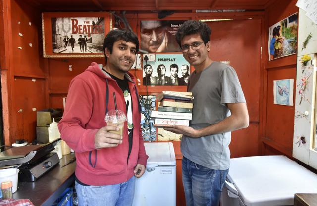 Paras (L) and Shivam at Xchange Over Coffee in Delhi University’s North Campus (Saumya Khandelwal/HT Photo)