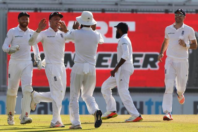 Jos Buttler’s brilliant fielding resulted in the run-out of Karun Nair as England picked up wickets on a regular basis. (Photo by: Deepak Malik/ BCCI/ SPORTZPICS)