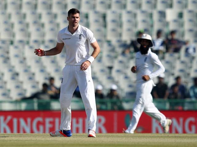 James Anderson tried to appeal for obstructing the field against Murali Vijay but the umpires did not give it. (BCCI) 