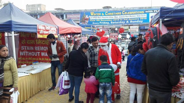 Shop your heart out at the Great Grand Winter Carnival in Pitampura, while the kids enjoy camel rides and much more. Shop your heart out at the Great Grand Winter Carnival in Pitampura, while the kids enjoy camel rides and much more.