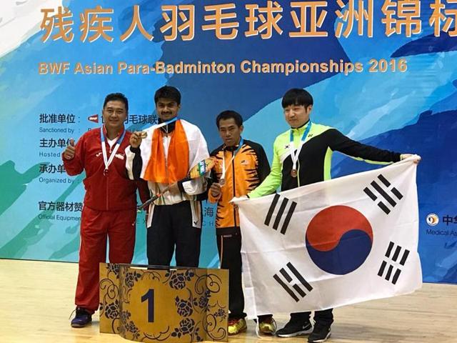 IAS officer Suhas LY won gold in the Asian Para-Badminton Championships that was held in Beijing.(HT Photo)